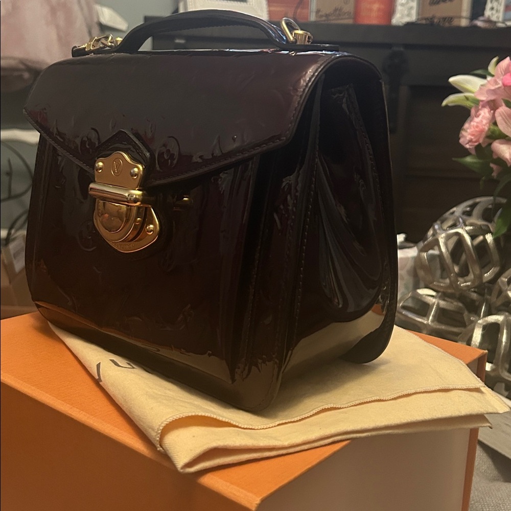 Louis Vuitton Vernis Miranda In Rouge Fauviste bag - Picture 5 of 17